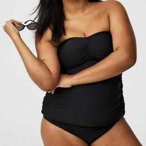 Torrid wire free strapless tankini